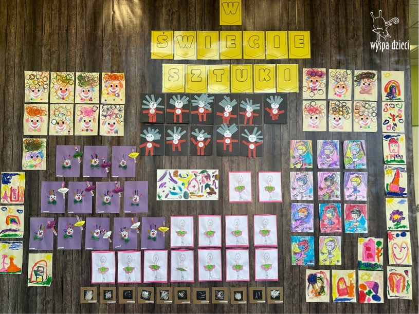 W Świecie Sztuki w Wyspie Dzieci River Grove.